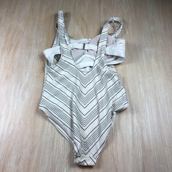 Athleta White Chevron High Leg One Piece Swimwear Summer Beach Swimsuit 36B/C - Picture 6 of 13